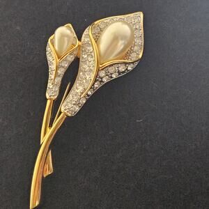 Edith Vanderbilt Gold, Rhinestone & Pearl Calla Lily Brooch